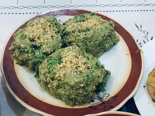 Achapa (frijoles con nueces)