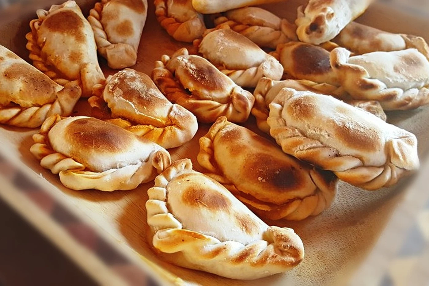 Empanadas salteñas horneadas con repulgue