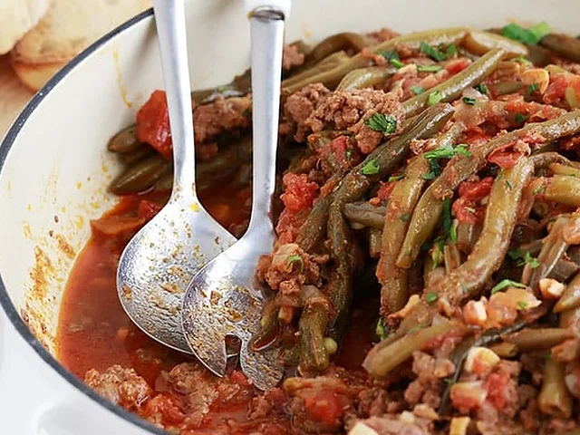 Fasoulia bi lahme