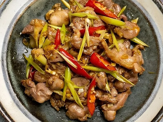 Heo xào sả ớt