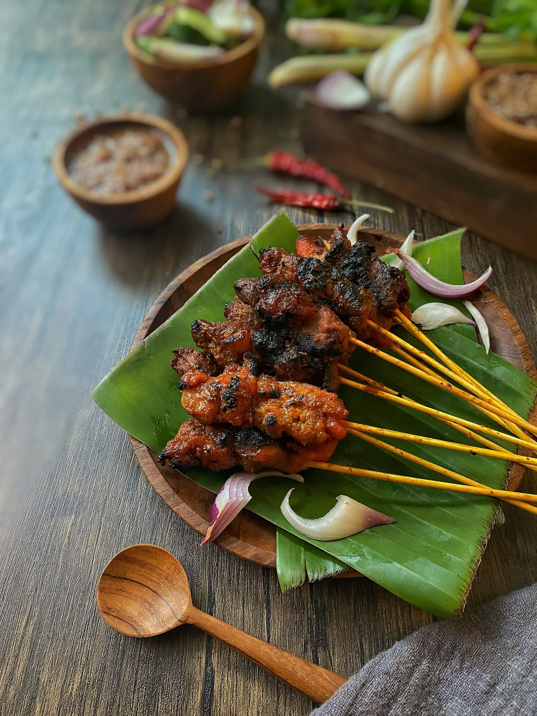 Satay de pollo