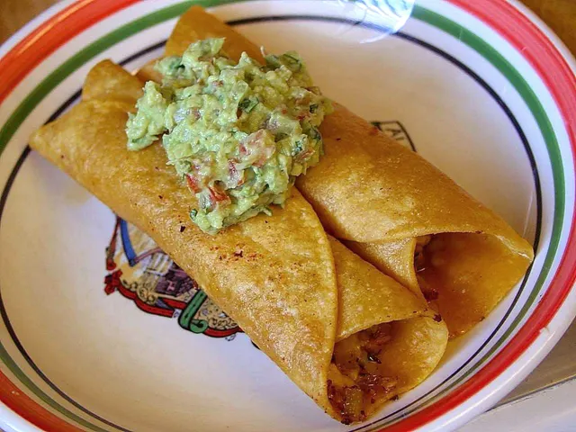Tacos dorados